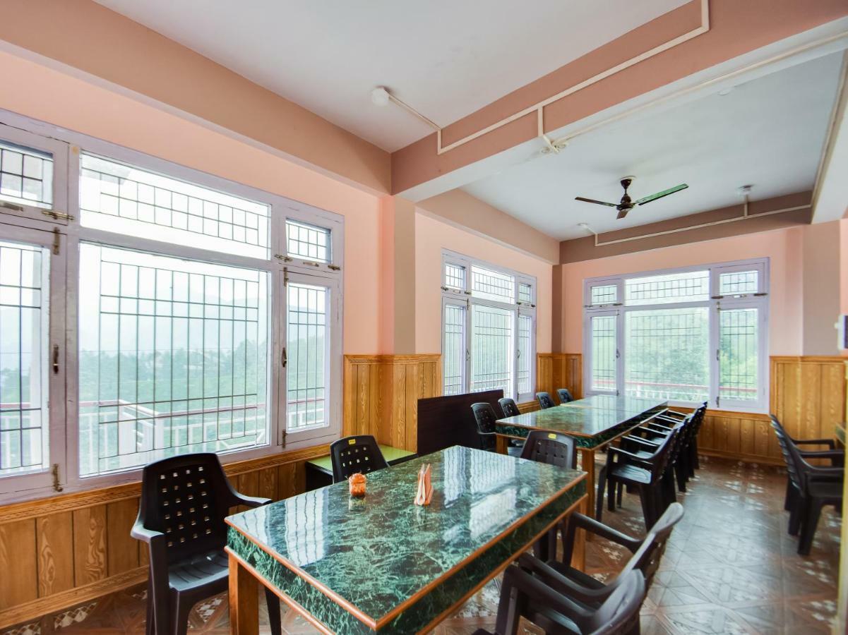 Oyo 45320 Hotel Mars Agartala Exterior foto